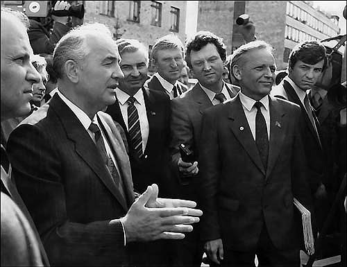 М.С.Горбачев в Красноярском академгородоке (1988)