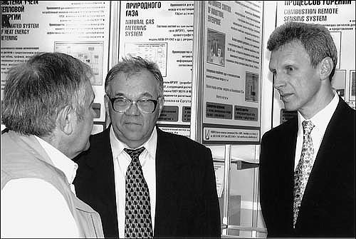 Н.Л.Добрецов и А.А.Фурсенко в Выставочном центре СО РАН (2003)