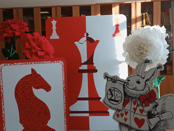 Выставка: Алиса в Академгородке